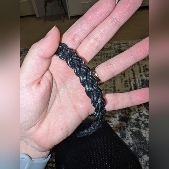 Vintage '80s Evening Purse! Made In Hong Kong- Black and Gold - Picture 8 of 8